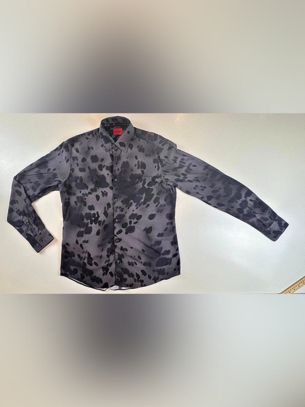HUGO Ermo Abstract Button Down Shirt in Gray & Black Size Medium
